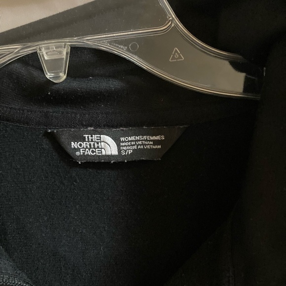 The North Face Quarter Zip Pullover - Picture 5 of 7